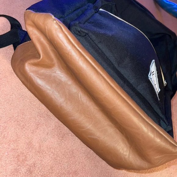 ❗️ SOLD ❗️HERSCHEL POP QUIZ BACKPACK - Picture 10 of 10